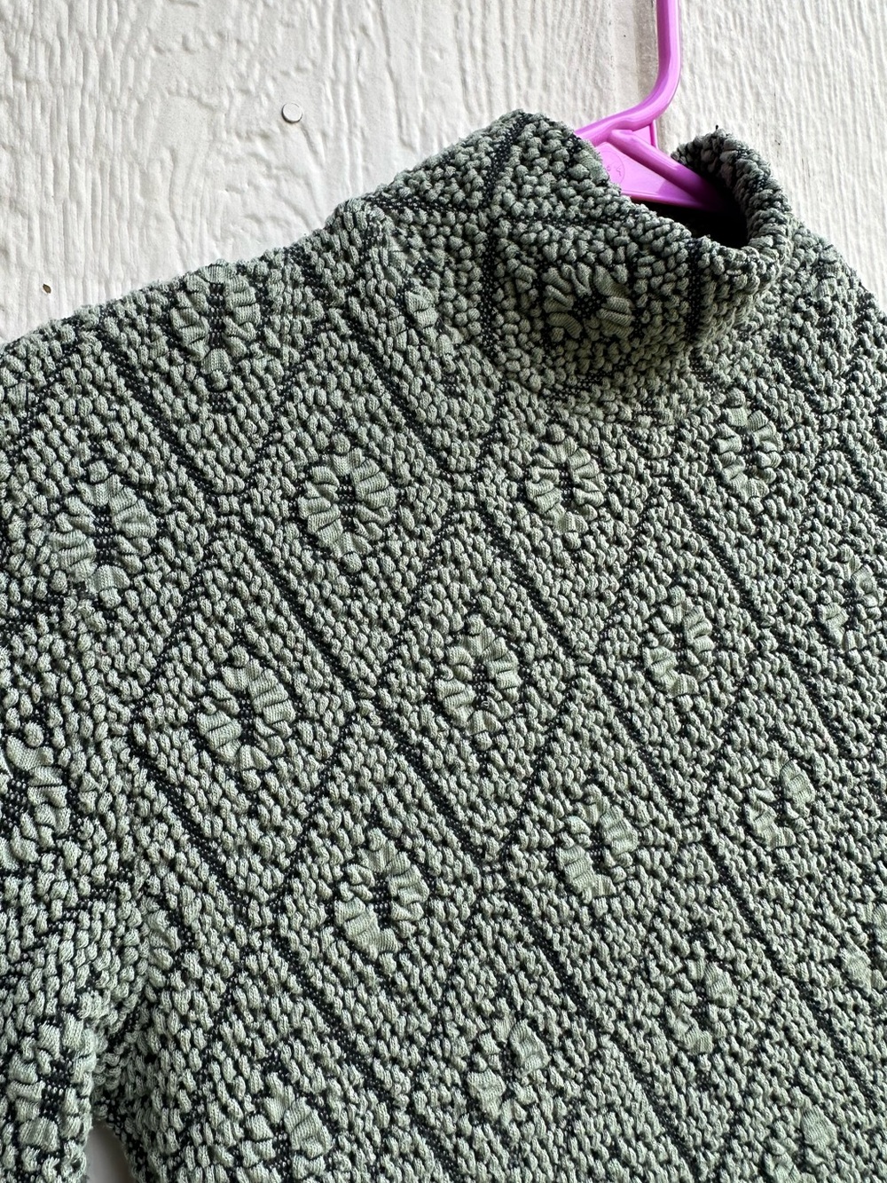 Textured Floral Knit Turtleneck Sweater Size M